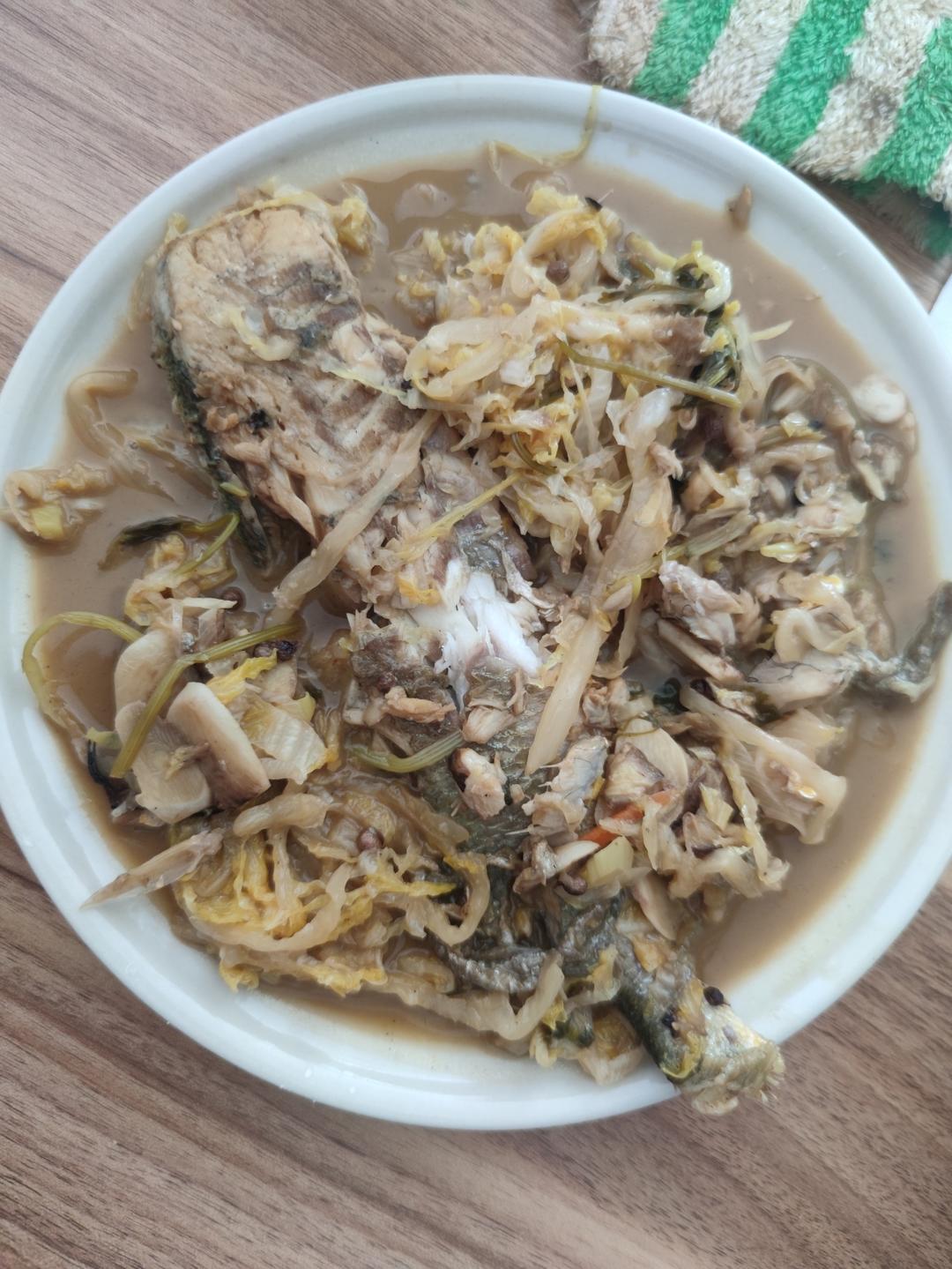 大排档招牌菜丨酸菜黄鱼