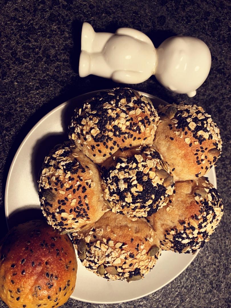 静置出膜手揉变态大水量面团技巧/超软低卡黑麦餐包