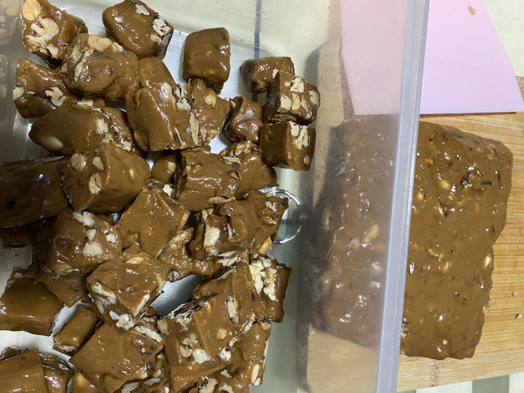 消耗奶油大户—-少糖版坚果咸焦糖太妃糖（含操作小视频）