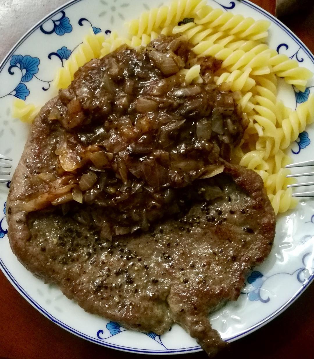 黑椒牛排