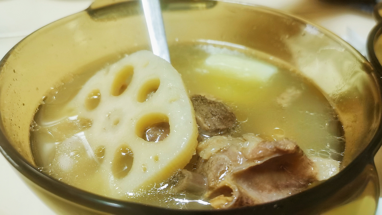 莲藕淮山猪骨汤（简单鲜美）的做法