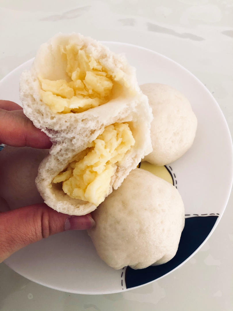 松软香甜的奶黄包，很快就可以搞定。