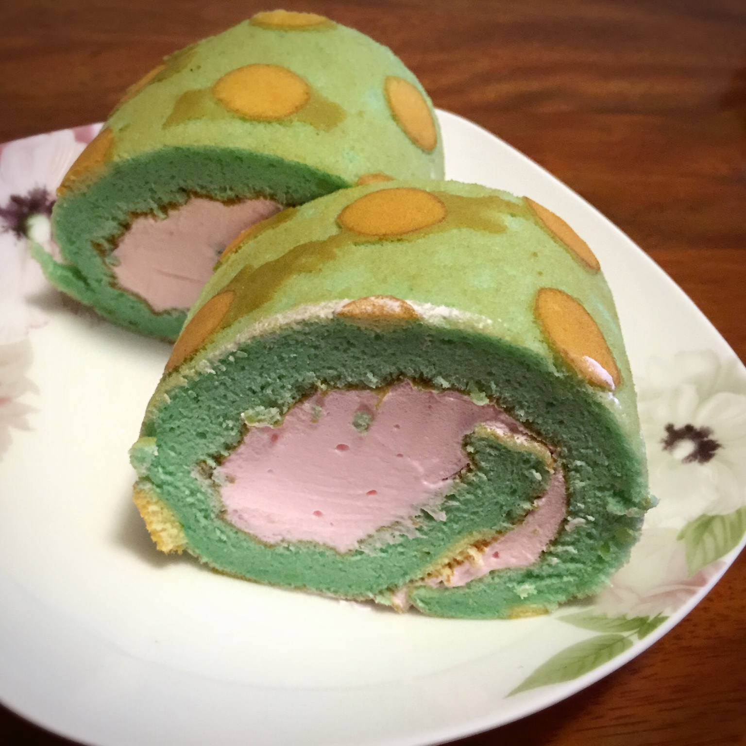 波点巧克力蛋糕卷