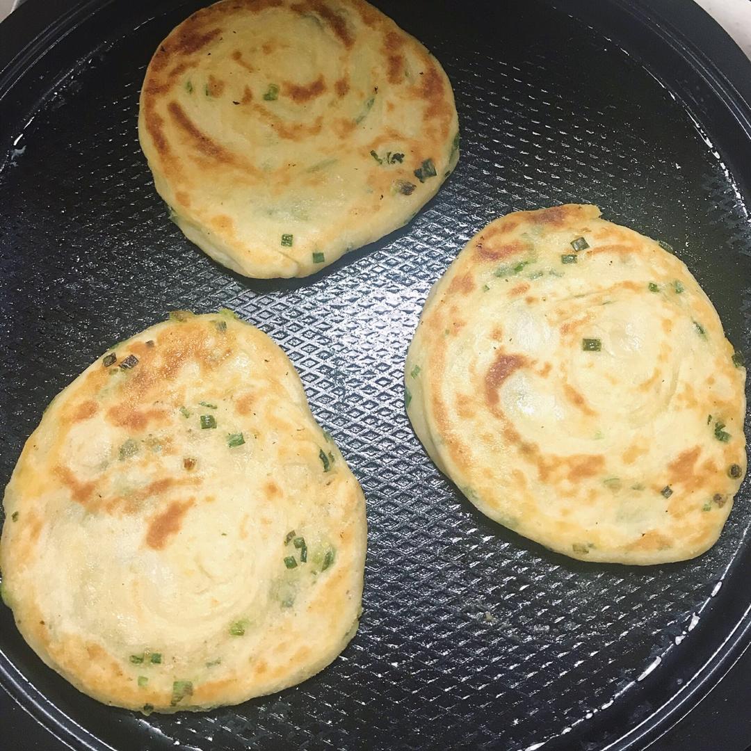 堂妈教你做飘香葱油饼