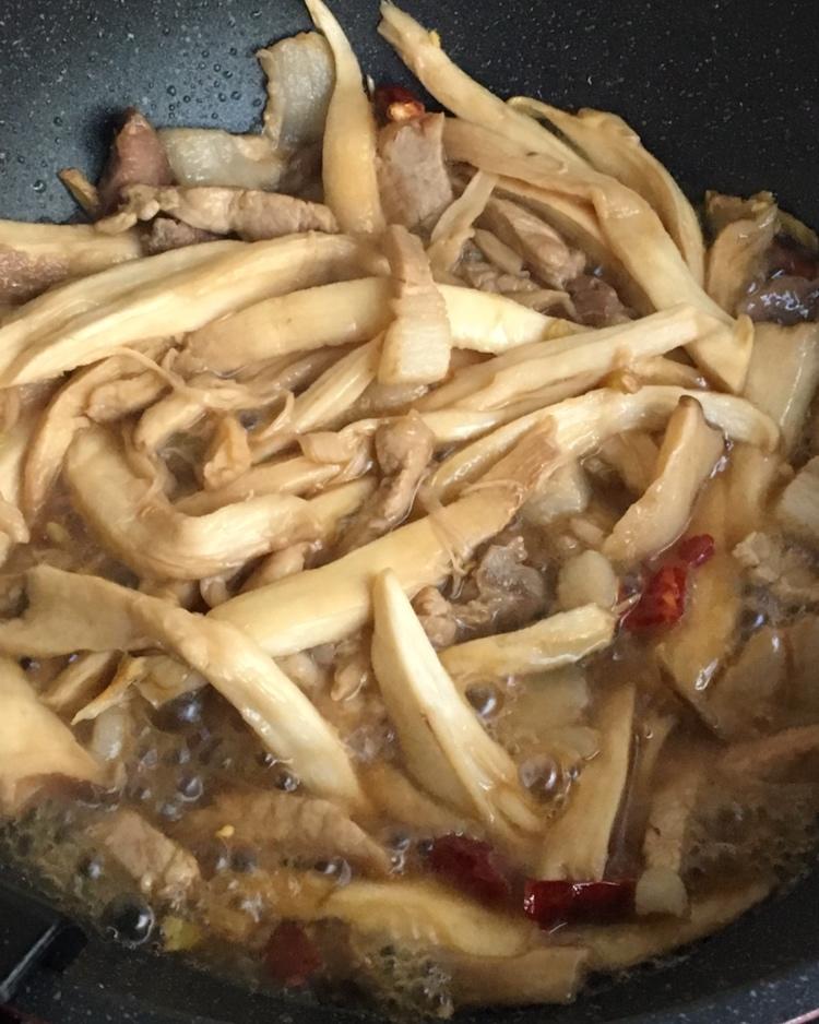 手撕杏鲍菇炒肉