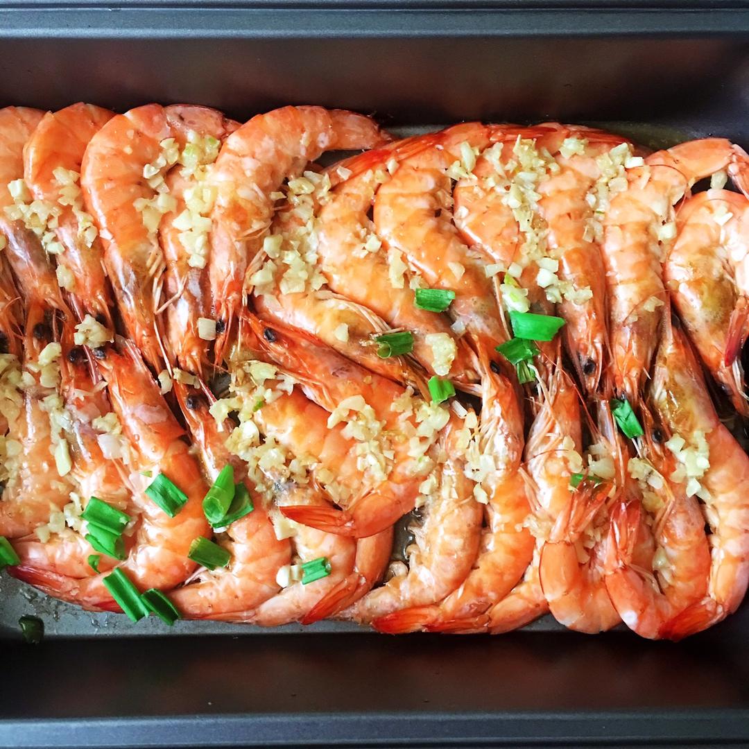 葱花包子做的蒜蓉烤大虾