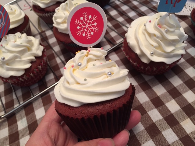 红丝绒戚风杯子蛋糕