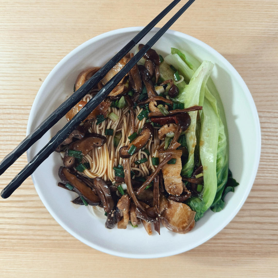 十分钟做好一盘肉酱拌面，太好吃了😋