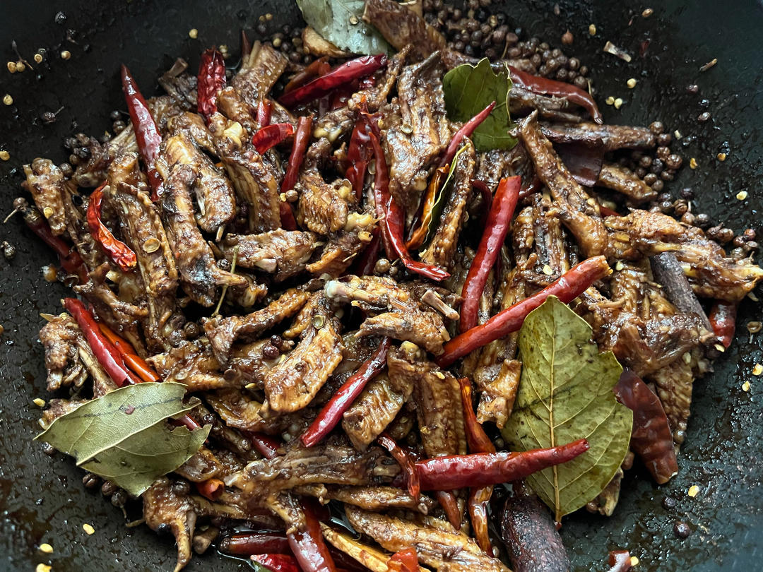 好吃不长肉～周黑鸭味鸡翅尖 ---重庆版