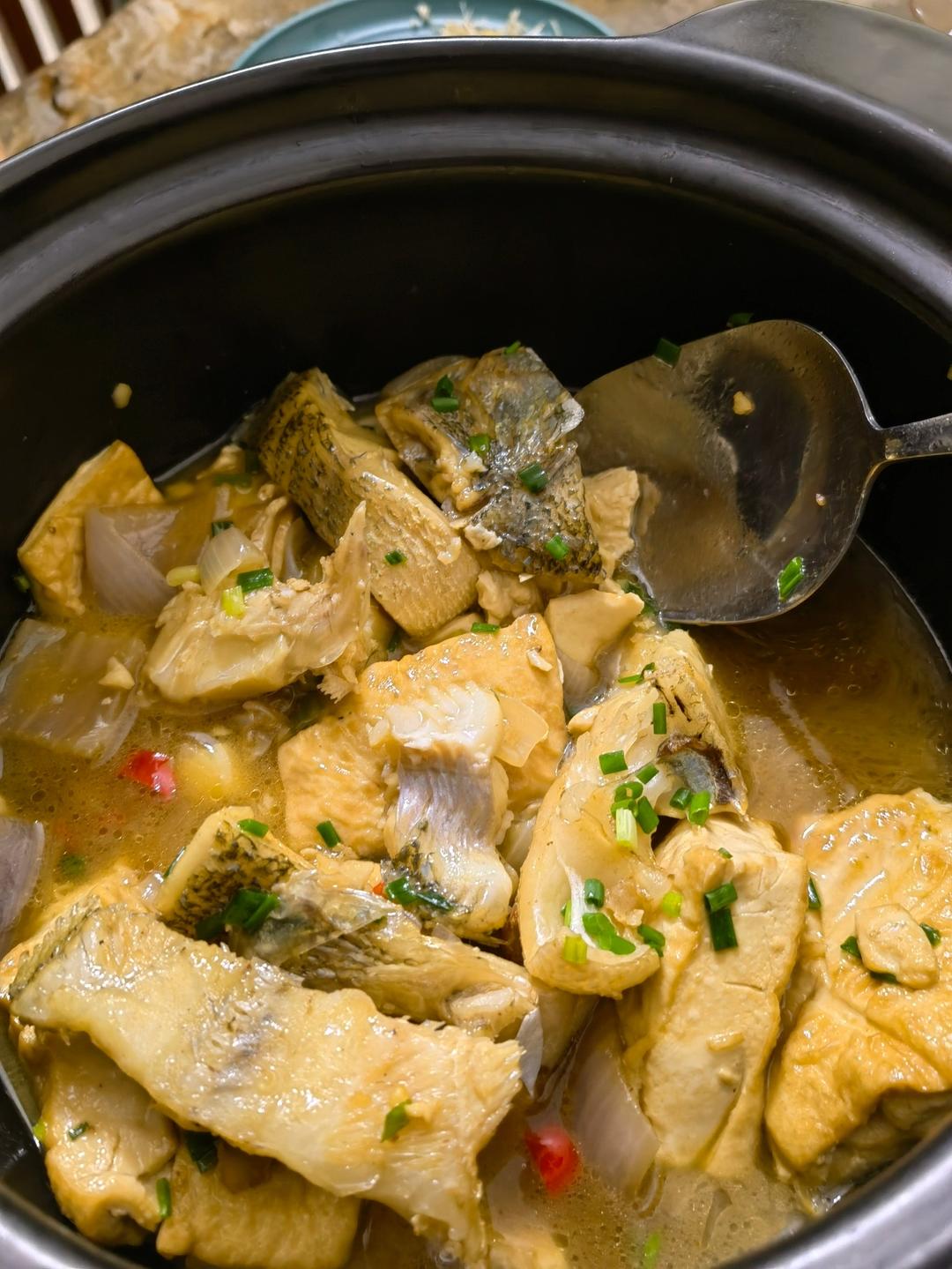 鲜嫩豆腐鲈鱼煲