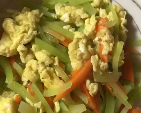 莴苣炒鸡蛋的做法