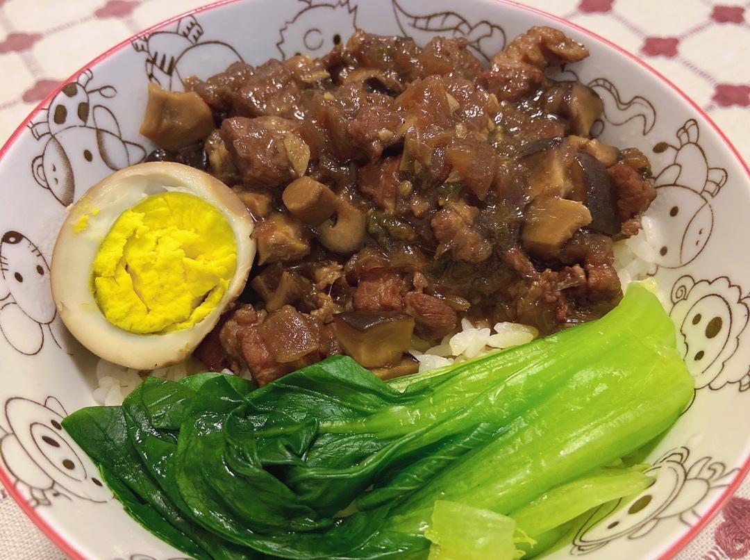 洋葱酥卤肉饭