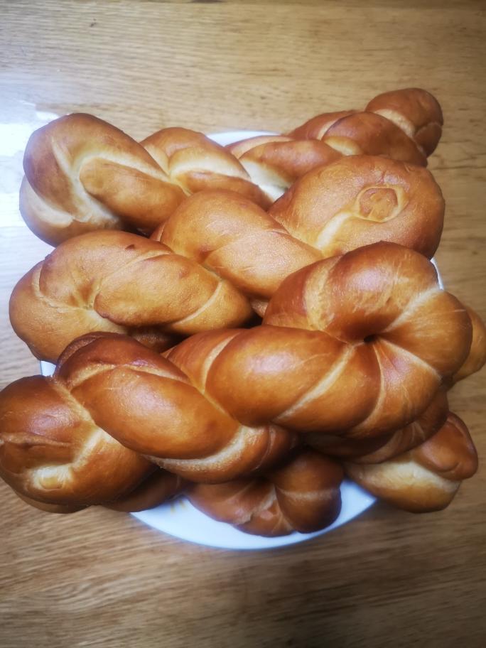 简单早餐零食外酥里嫩大麻花