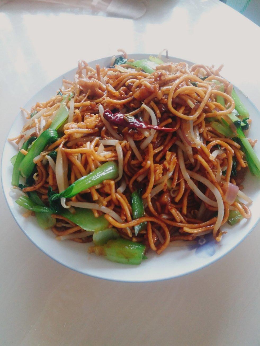 越夜越美味的深夜快手炒面