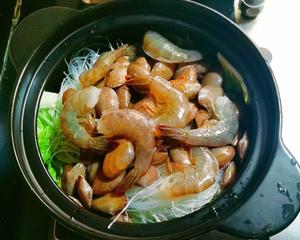 酸菜花蛤粉丝汤的做法 步骤3