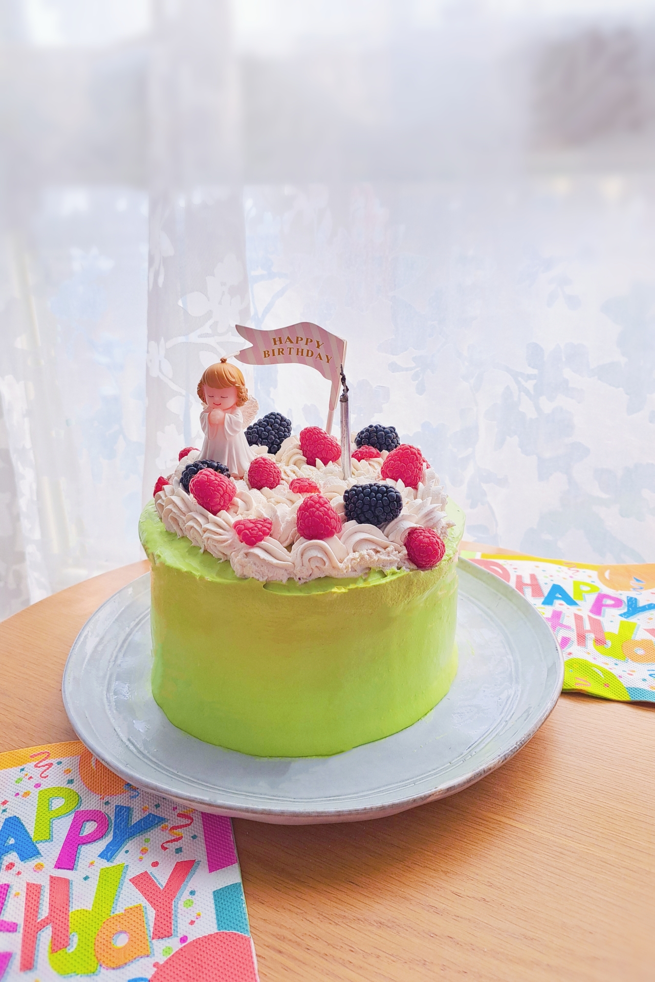 开心果草莓蛋糕