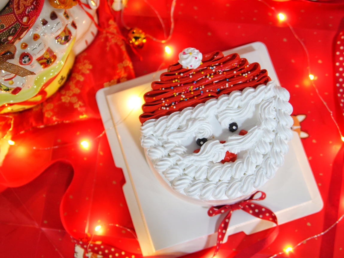 圣诞老人裱花蛋糕的做法