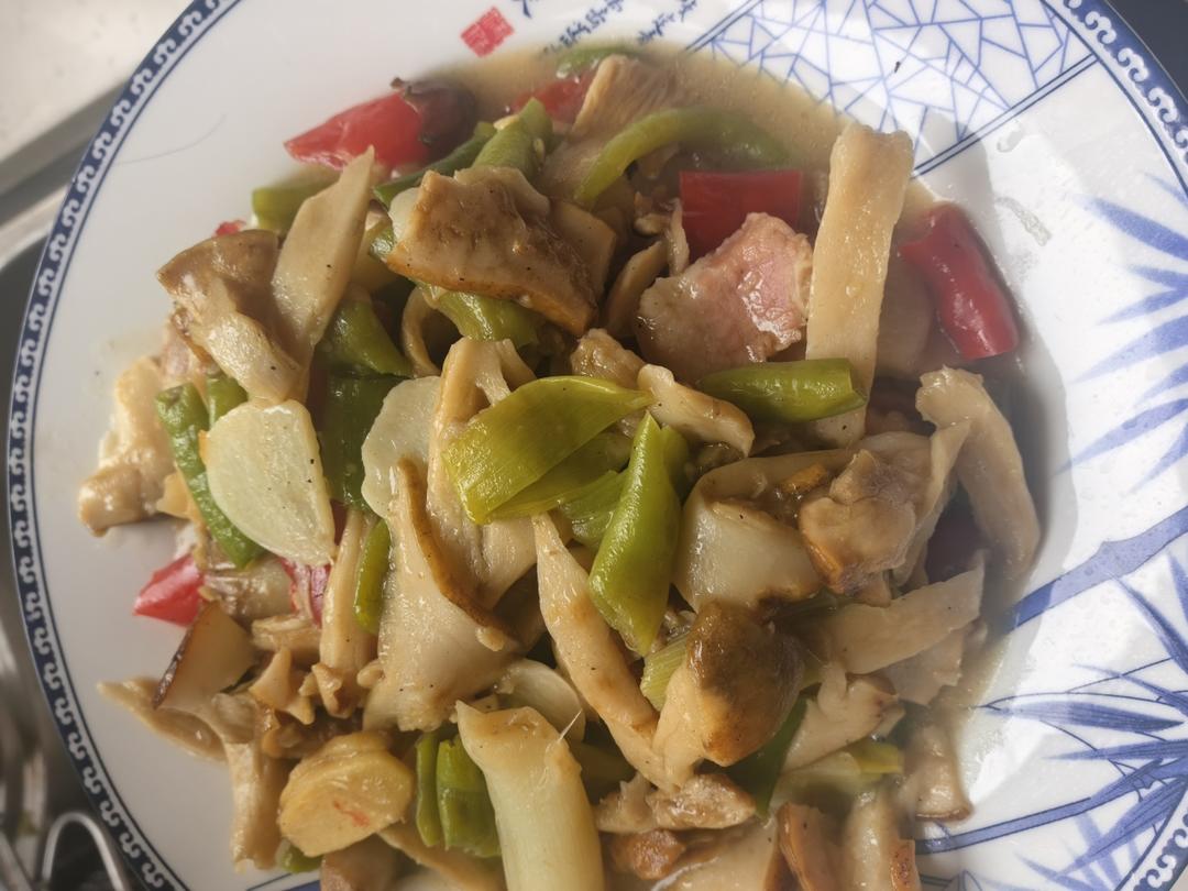 青冈菌炒咸肉的做法
