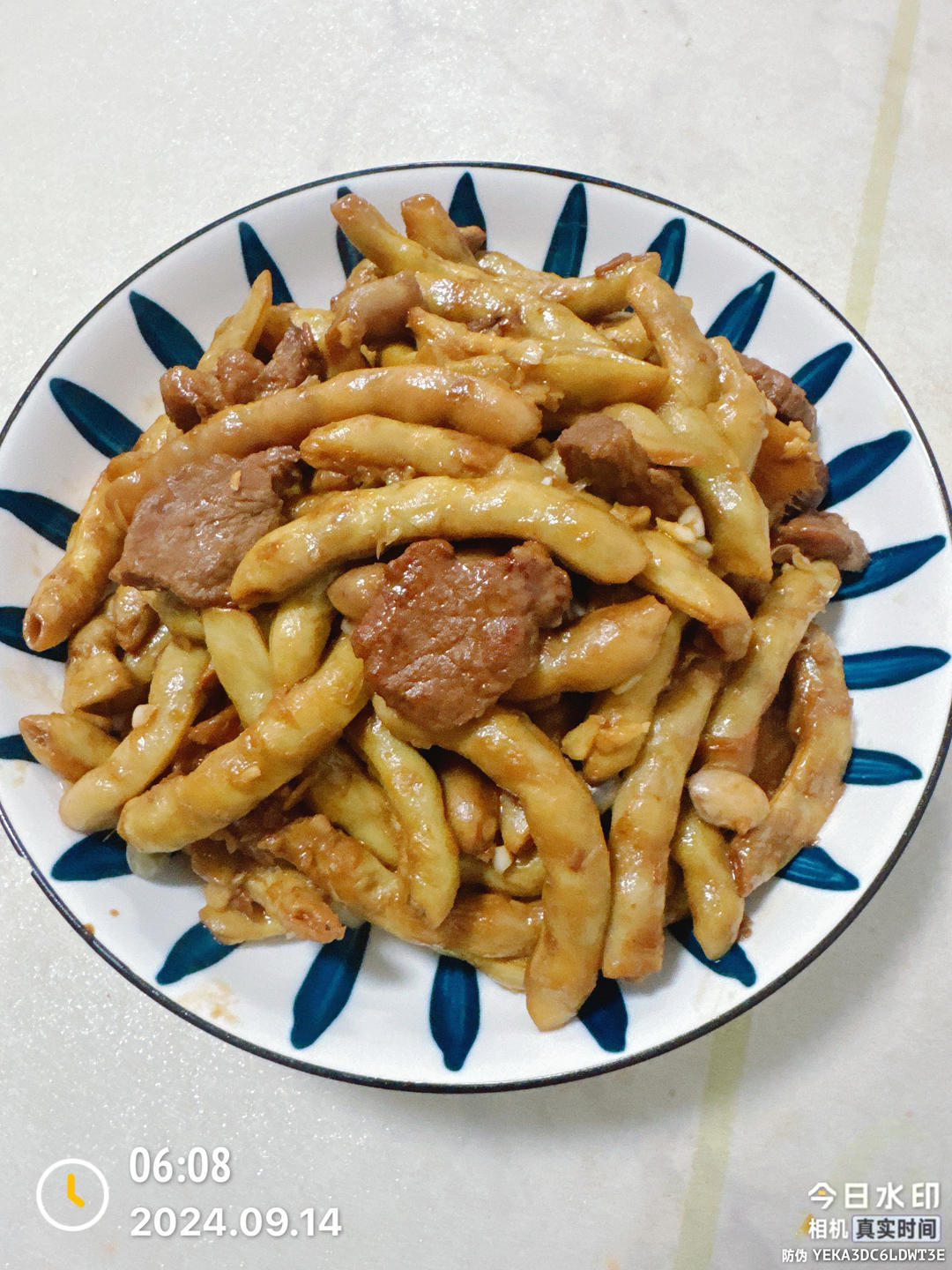 五花肉炖黄金钩豆角