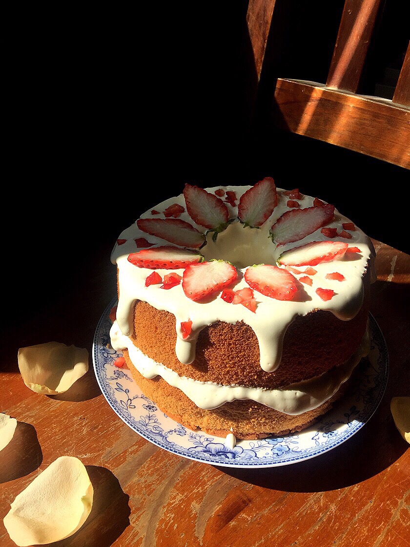 草莓奶油戚风蛋糕（最简单快手裸蛋糕生日蛋糕）的做法