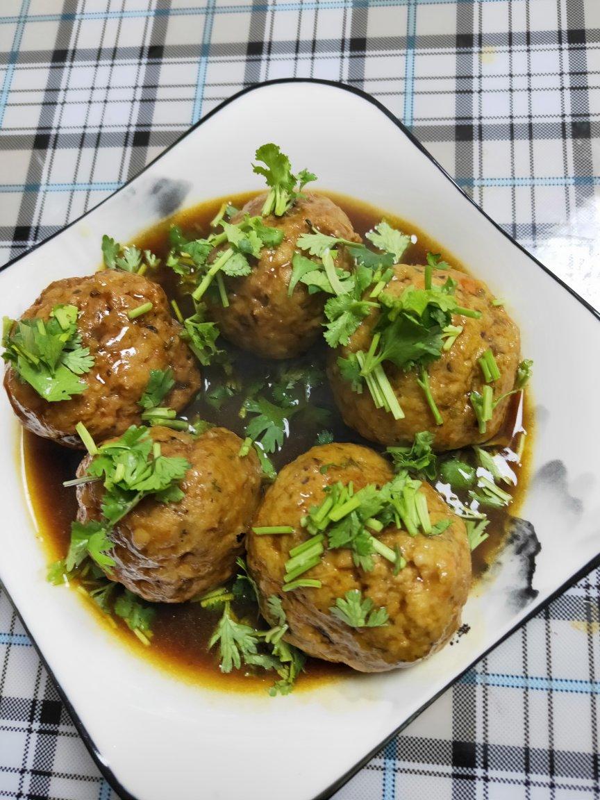 红烧狮子头四喜丸子