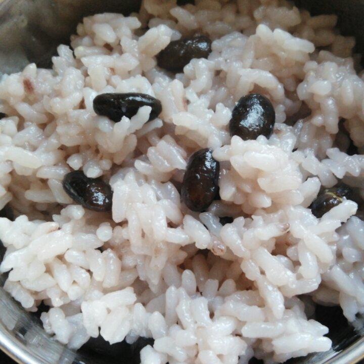 女神和女汉子做的黑豆蒸饭