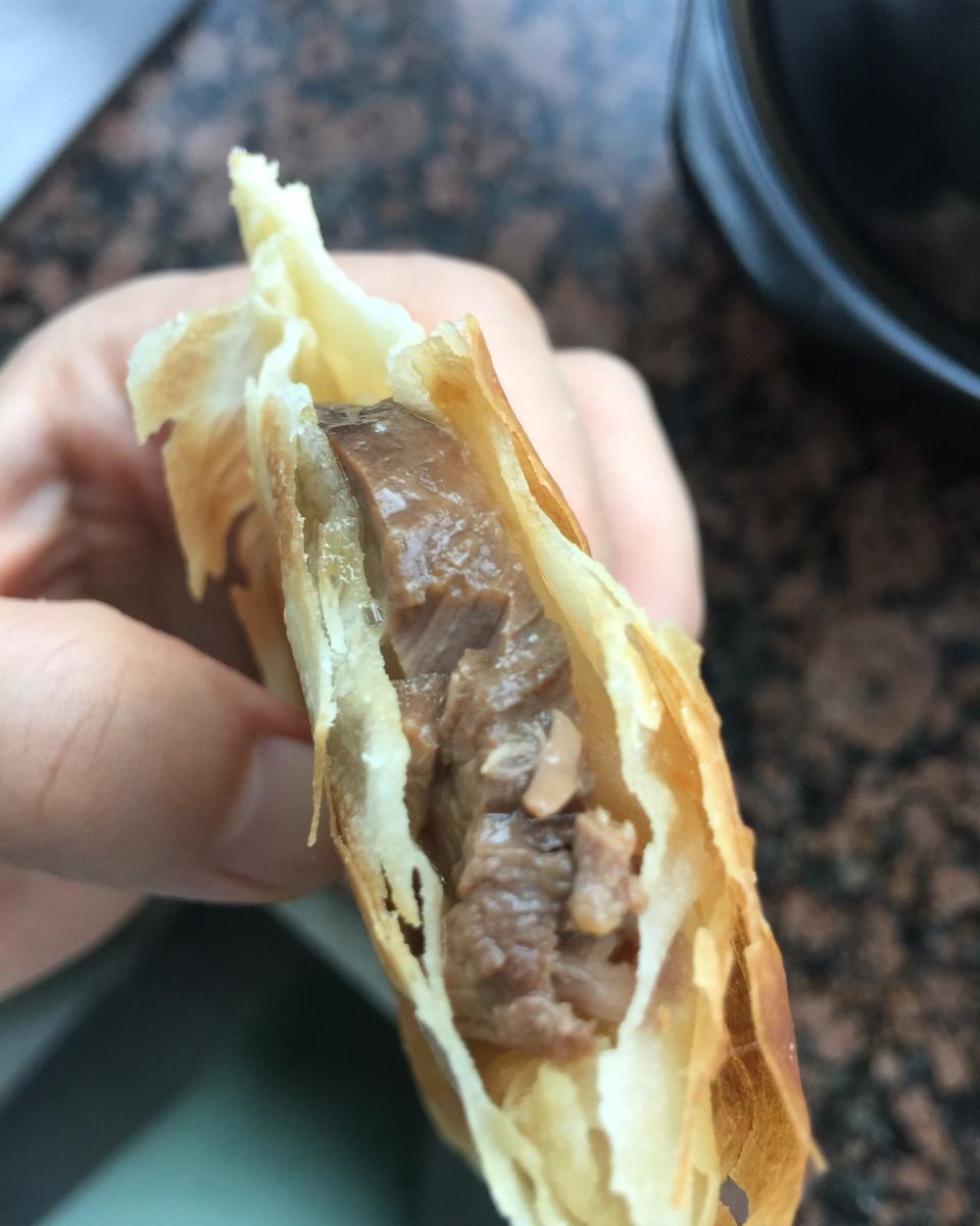 清晨我的星空做的古法酱牛肉   油酥火烧