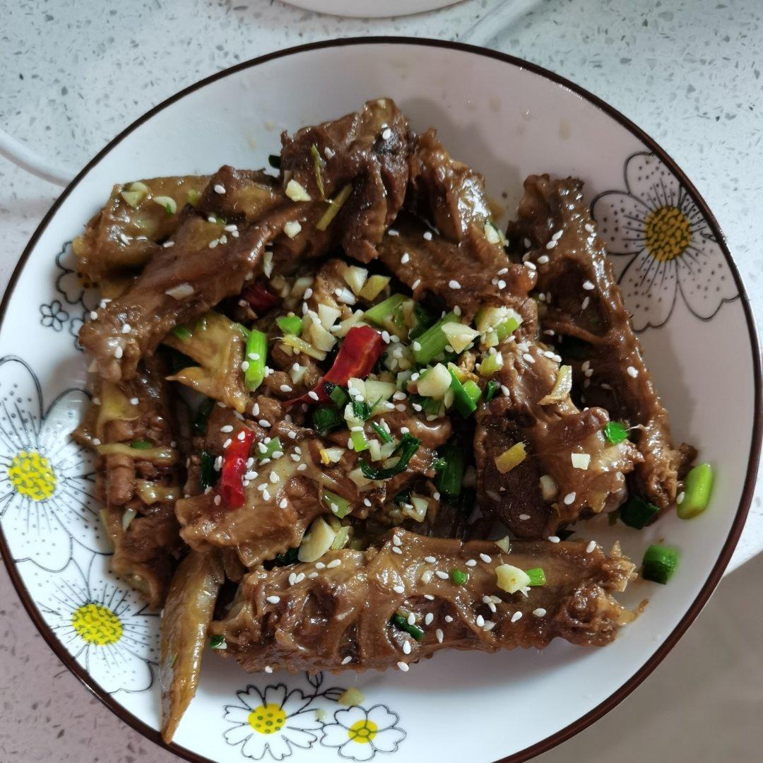 息息妈做的干锅鸭翅根