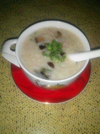 砂锅皮蛋瘦肉粥