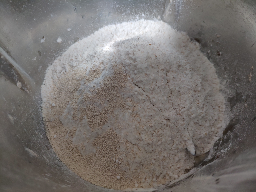 红糖全麦坚果面包的做法 步骤2