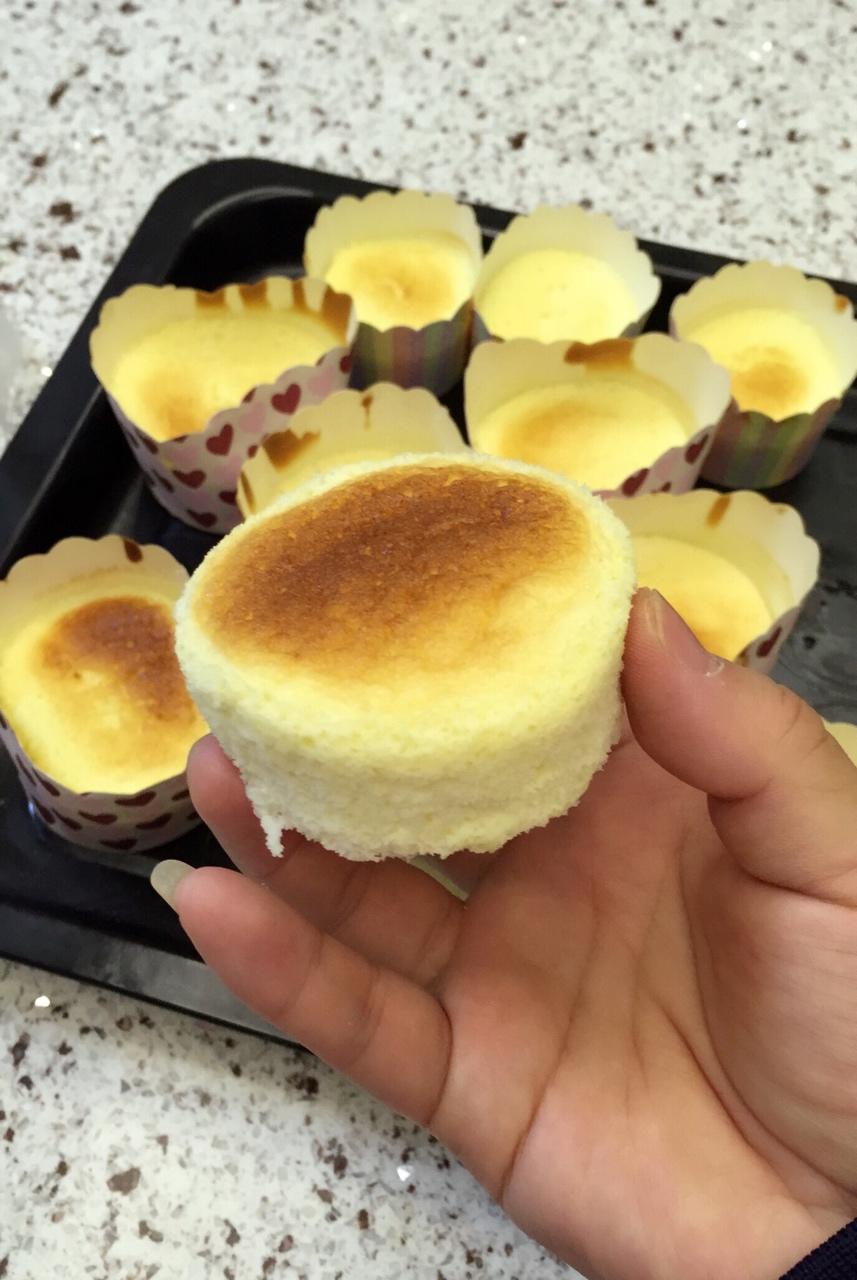 消耗淡奶油之作——淡奶油小蛋糕