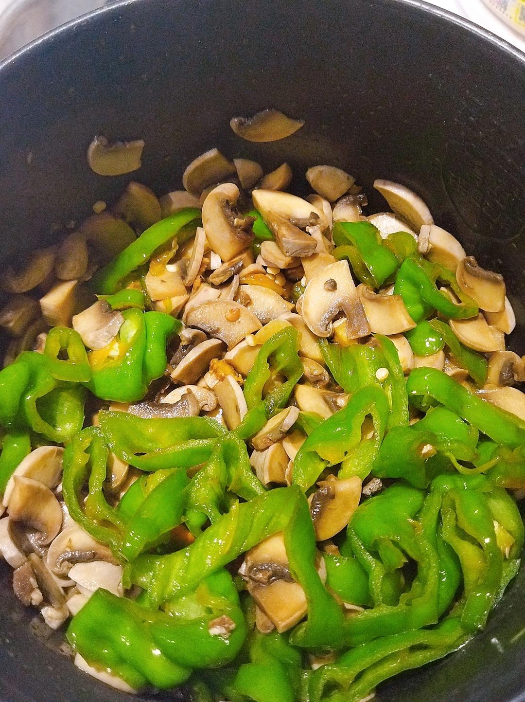 素炒鲜口蘑（白蘑菇），快手家常菜