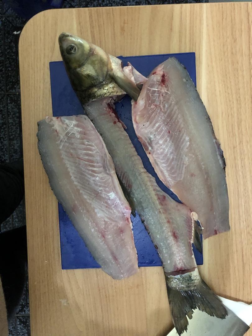 草鱼初步加工方法（取肉、去皮、切片）