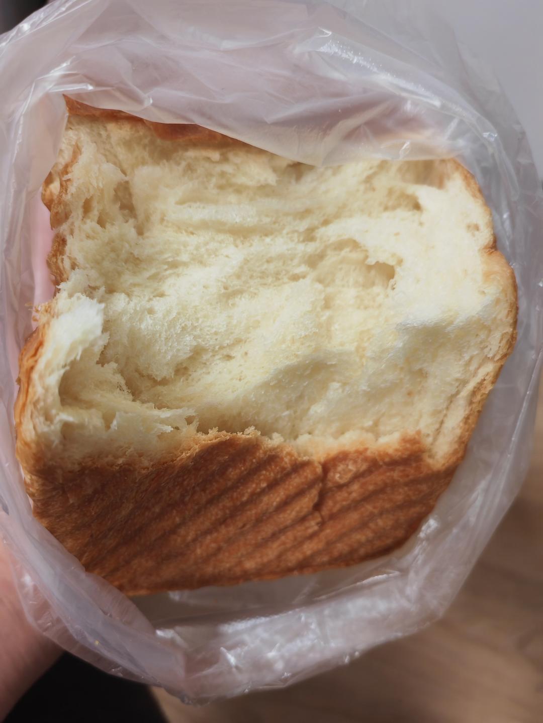 奶香纯粹的重料淡奶油吐司