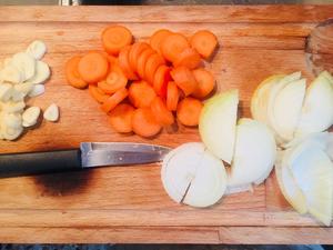 白芸豆蔬菜浓汤的做法 步骤1