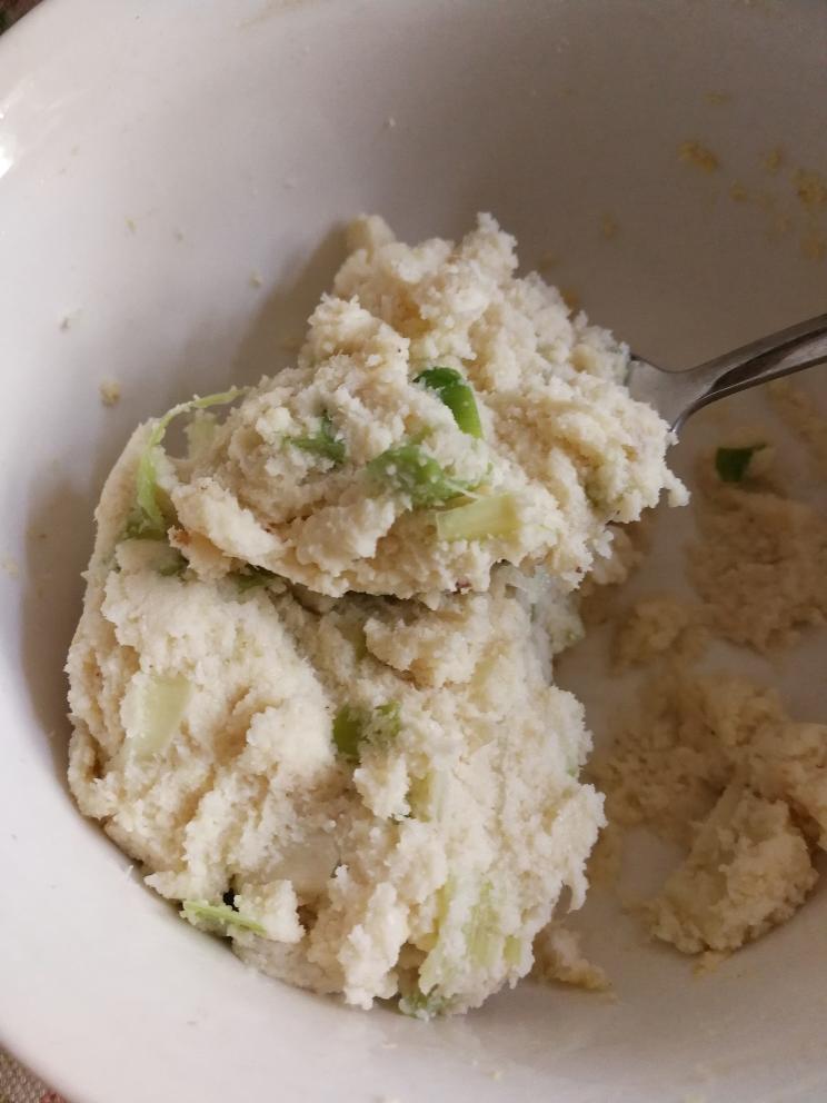 葱炒豆渣【我爹自创拿手菜】的做法