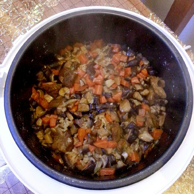 喷香排骨焖饭（爆好吃）
