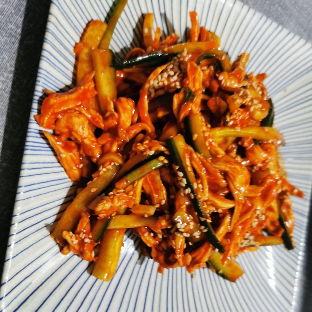 吃一口就上瘾！韩式凉拌鸡丝