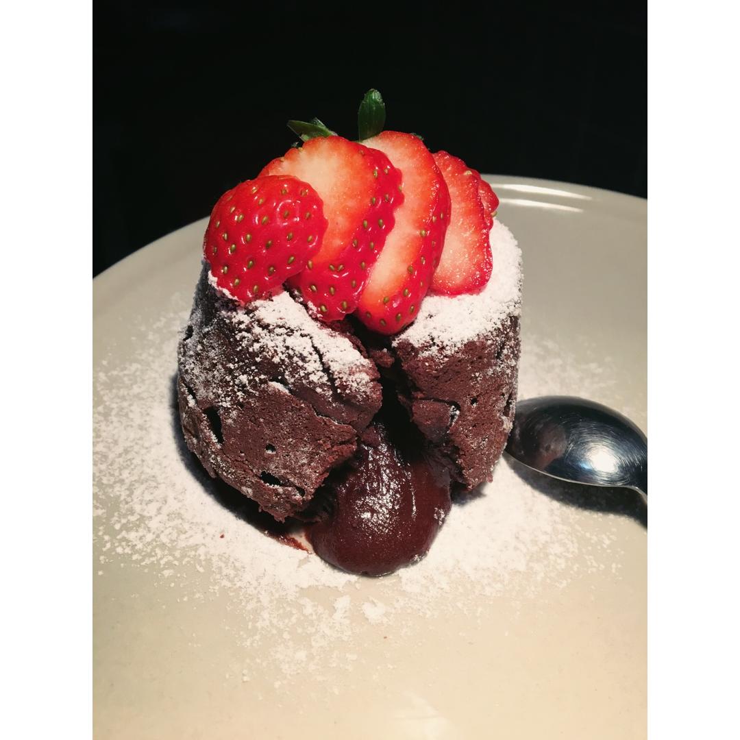 巧克力熔岩蛋糕 Chocolate Molten Lava Cake