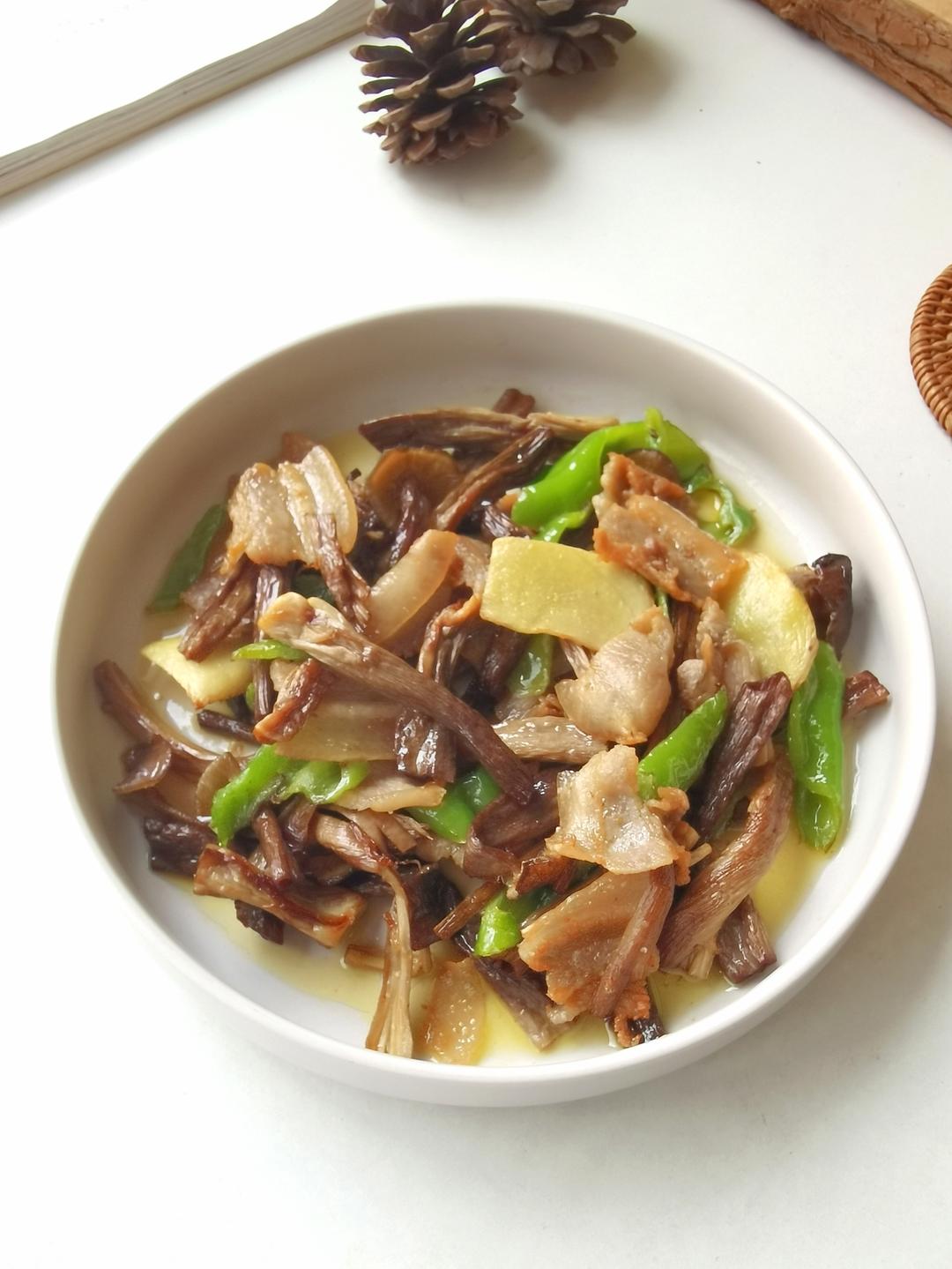 ㊙️腊味‼️腊肉煸茶树菇‼️营养美味