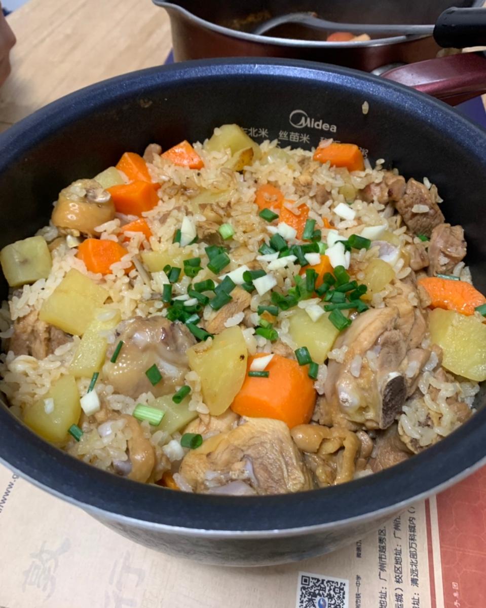 【香菇鸡肉焖饭】