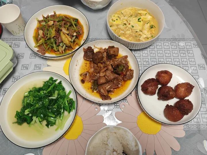 小炒牛肉（肉嫩味香）