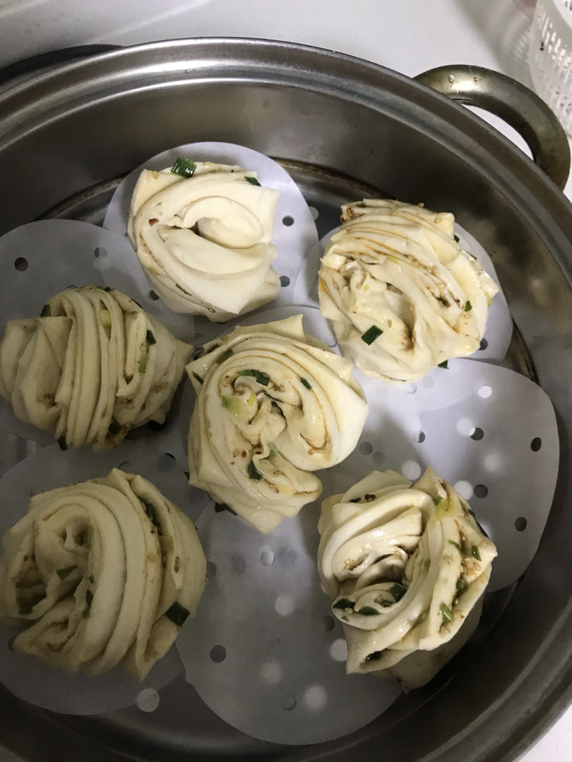 葱油花卷，一根筷子卷出漂亮的造型