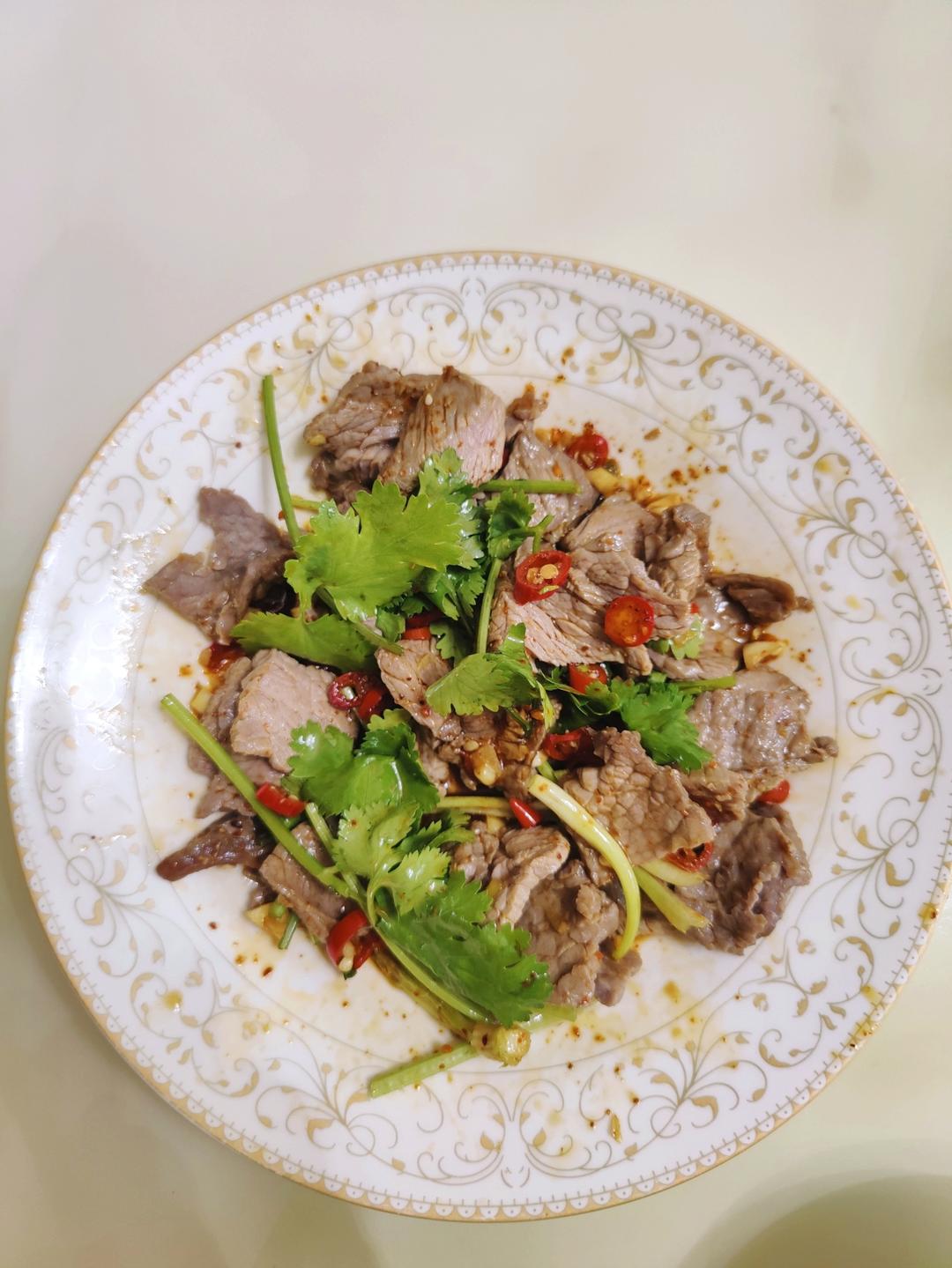 凉拌香菜牛肉