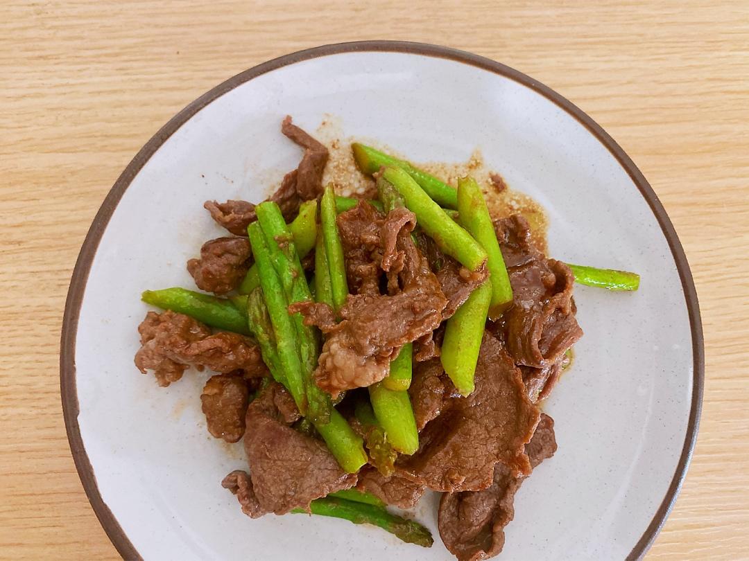 芦笋炒牛肉