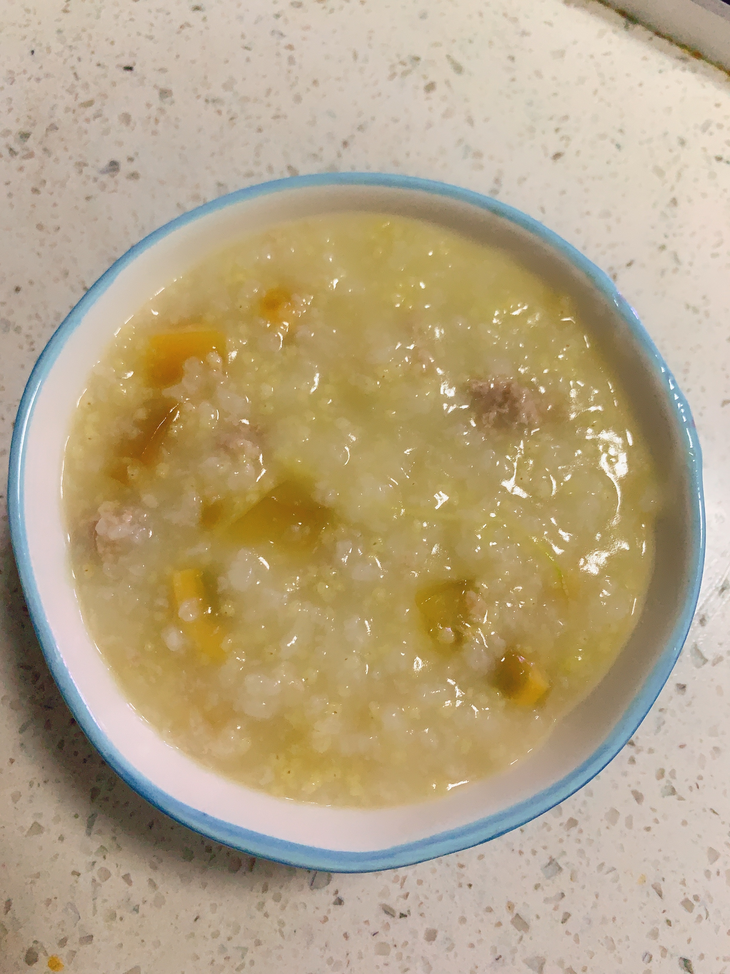 儿童早餐—皮蛋瘦肉小米粥的做法