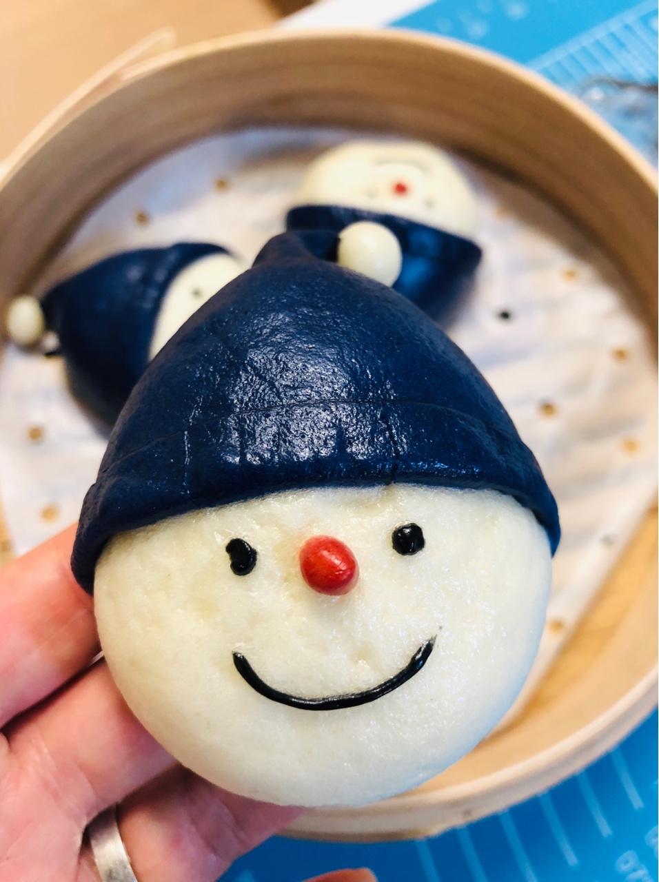 蓝帽子小雪人馒头