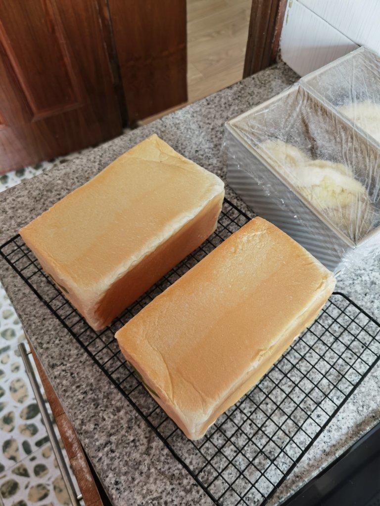 清香柔软的抹茶红豆吐司