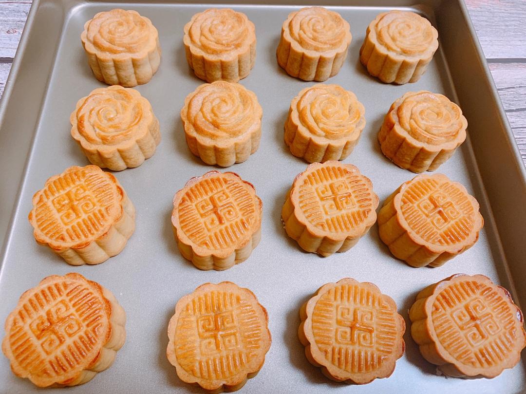 广式月饼——蛋黄莲蓉月饼