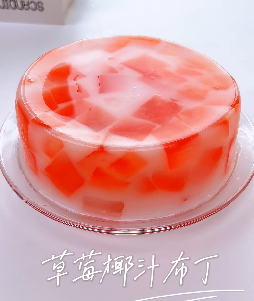 简单新年氛围甜品🍓草莓椰汁布丁🍮